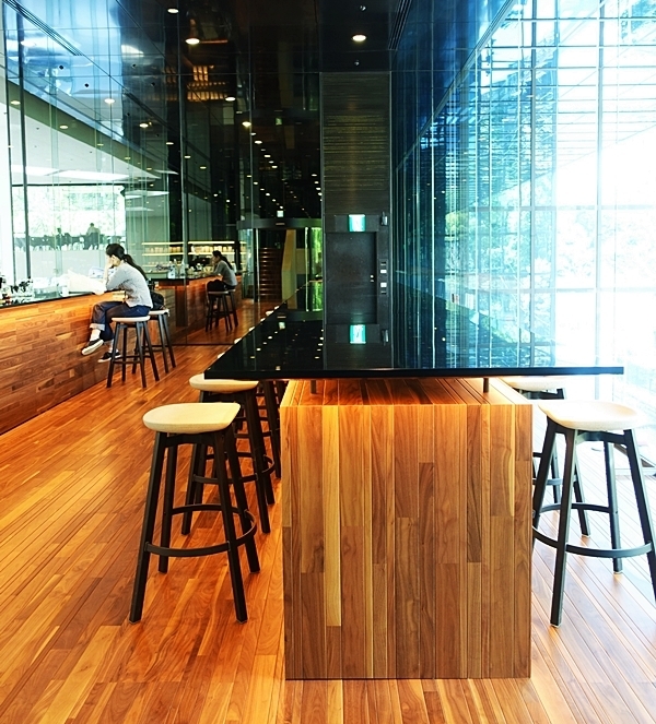 生い茂る緑と一体化した不思議な空間＃青山＃connel coffee #おしゃれカフェ Vol.20