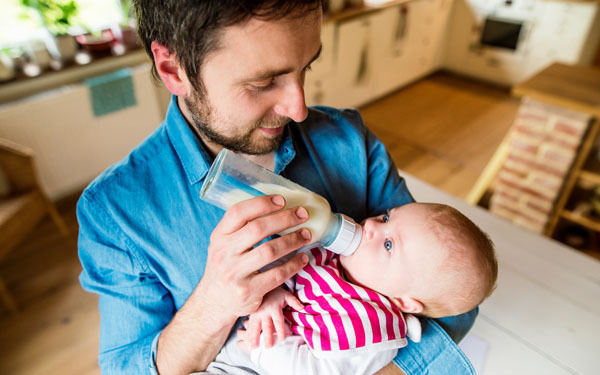 新米パパあるある・お悩みエピソード。子育てに参加してもらうには？