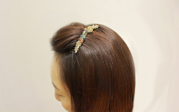 ヘアコームの使い方 30秒でできるまとめ髪・前髪アレンジ