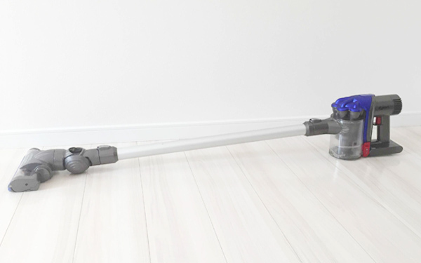 【掃除機比較！】ダイソン「Digital Slim DC35」／一戸建て在住　編集部M（152cm）