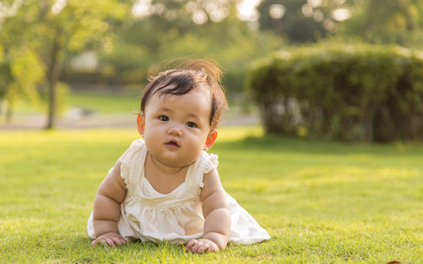 なぜ「赤ちゃんには積極的にハイハイをさせよう」と言われるのか？（後編）