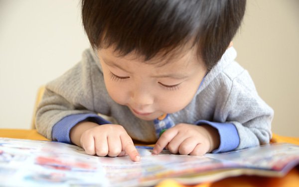 「写真」がキーに？　子どもの言葉を増やす生活のヒント