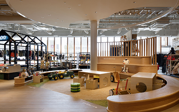 注目は親子で楽しめる5階フロア！　子どもとママが笑顔になれる「枚方T-SITE」