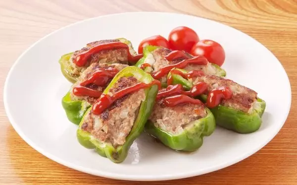 ピーマンの肉詰め