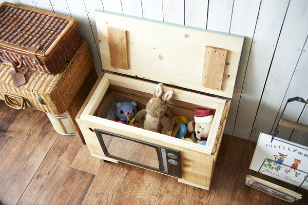 DIY＋古道具で、子どもアイテムを整理する！ 【sayo.さん家のインテリア#02】
