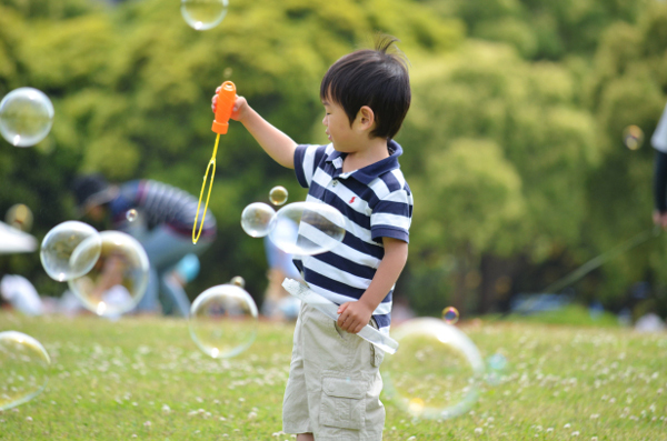 プロが教える、子どもの外遊びをもっとかわいくオシャレに撮るコツ