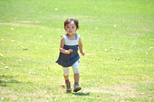 プロが教える、子どもの外遊びをもっとかわいくオシャレに撮るコツ