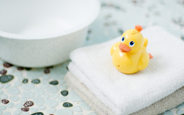 子どものおもちゃやスマホカバー…毎日使う場所にひそむ梅雨時のカビに注意！