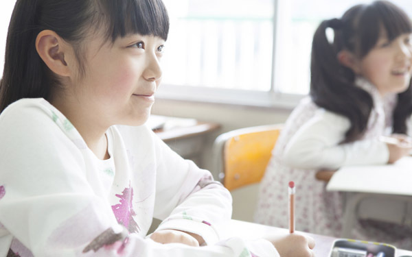 子どもの習い事の費用を負担と感じるも学費や塾の支出がトップに