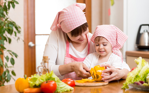 楽しみながら食育ができる！　親子クッキングのすすめ