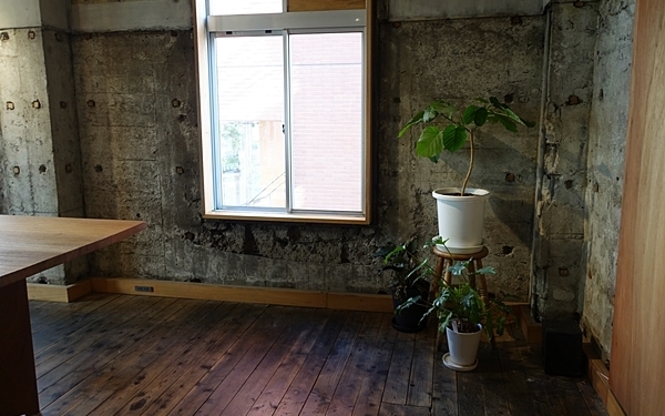 洋書を眺めながら、ゆったり過ごす #本郷三丁目 #FARO COFFEE & CATERING #おしゃれカフェ Vol.24