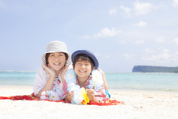 家族旅行は海外へ！　知っておきたい “旅先での不調を癒やす” ナチュラルなアイテム