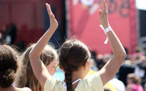 野外で音楽体験！　親子で夏フェスを楽しむためのポイント