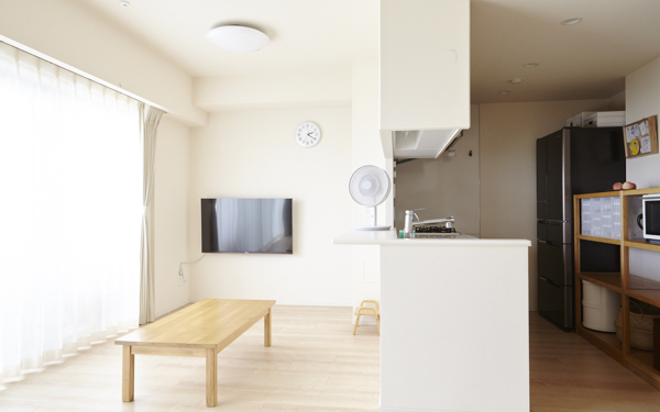 シンプルライフな部屋作り  物を持たない暮らし方【holonさん家のインテリア#01】
