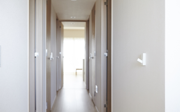 シンプルライフな部屋作り  物を持たない暮らし方【holonさん家のインテリア#01】