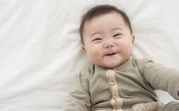 賢いママは使ってる？　電子母子手帳と紙との使い分け方法