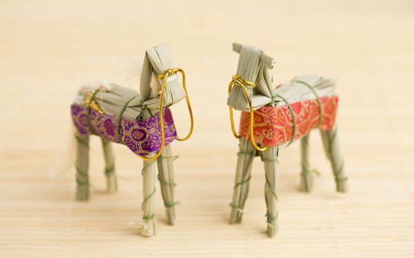 爆竹にエイサーに送り火など　地域によって異なるお盆の風習