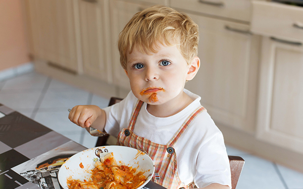 子どもの食べこぼしが原因に!?　家の中の「アリ」の退治方法