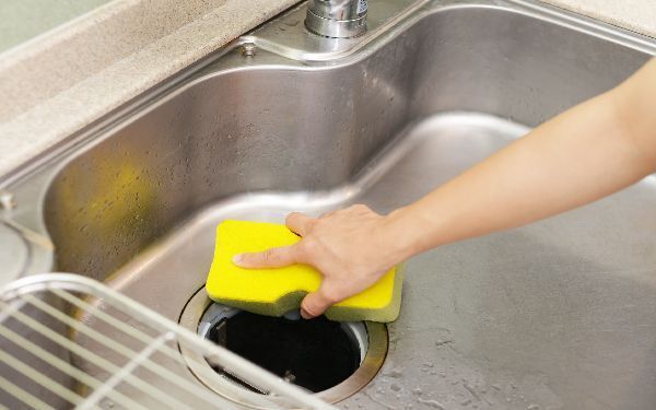 気がつけば100円ショップのモノだらけ！私の愛用グッズはコレ【パパママの本音調査】