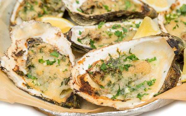 加齢だけが原因じゃない？　残暑の抜け毛・パサつき問題【大人のカラダ相談室 Vol.6】