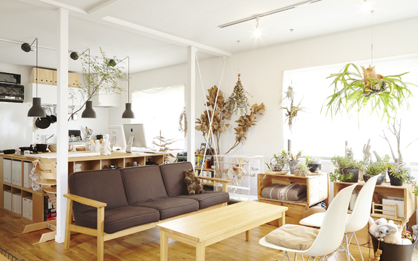 グリーンたっぷりのインテリアを楽しむ　【atsushiさん家のインテリア#01】