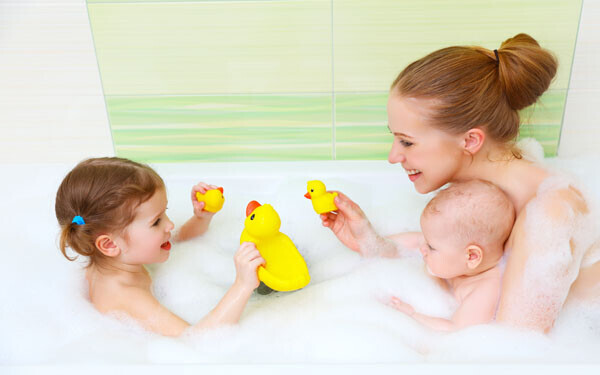 子どもがお風呂を好きになる！　おすすめの浴育グッズ4選