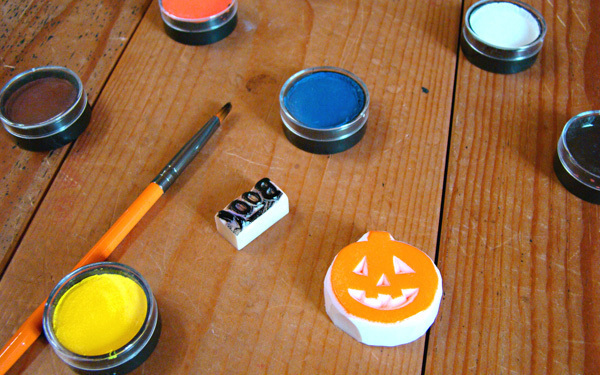 簡単ハロウィン！　かわいさ倍増のコツは消しゴムはんこで決まり