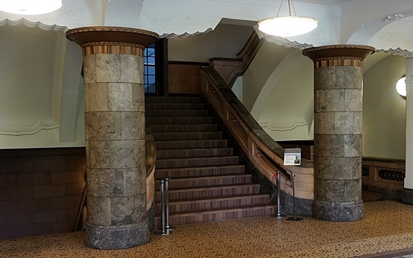 パリの雰囲気をそのままに、クラシカルな佇まいのカフェ＃日本大通り＃Café de la PRESSE(カフェ ドゥ ラ プレス) #おしゃれカフェ Vol.26