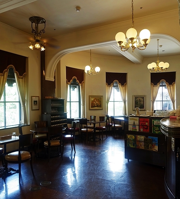 パリの雰囲気をそのままに、クラシカルな佇まいのカフェ＃日本大通り＃Café de la PRESSE(カフェ ドゥ ラ プレス) #おしゃれカフェ Vol.26