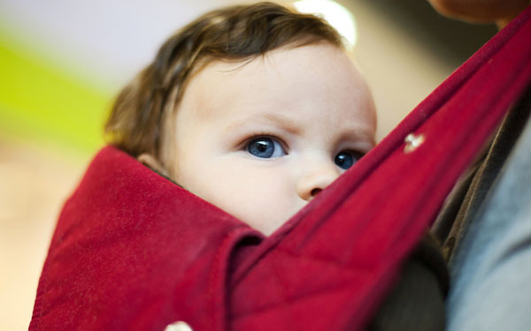 抱っこ紐、スリング、おんぶ紐、それぞれのメリット・デメリットとは