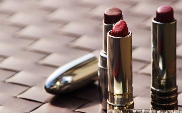 コレで浮かない！　秋のトレンド「濃い色リップ」の上手な塗り方