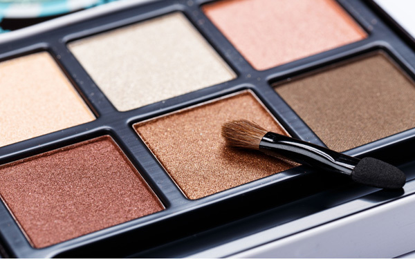 コレで浮かない！　秋のトレンド「濃い色リップ」の上手な塗り方