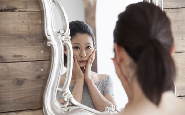 コスメのせいでも体質でもない!?　その肌荒れの原因は毎日の習慣にあるのかも