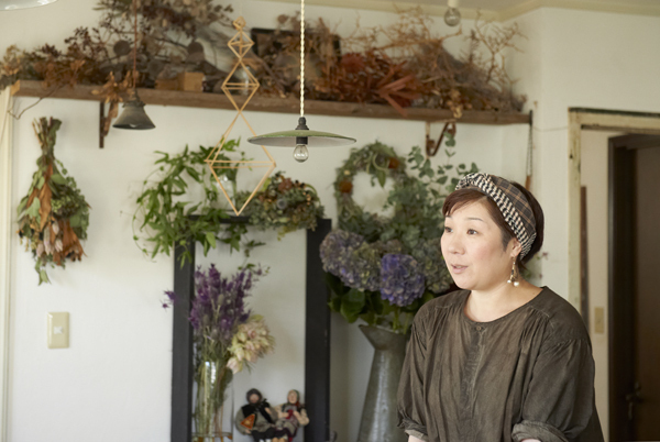 家族はチーム、「ごめんね」より「ありがとう」を　花生師 岡本典子さん家のインテリア #02