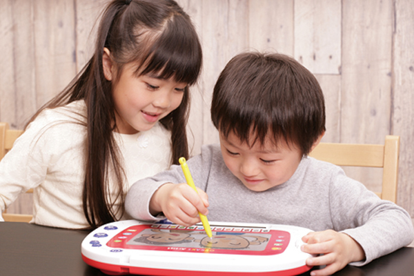 バンダイ意識調査クリスマス親の本音、いくら使う？　何あげる？