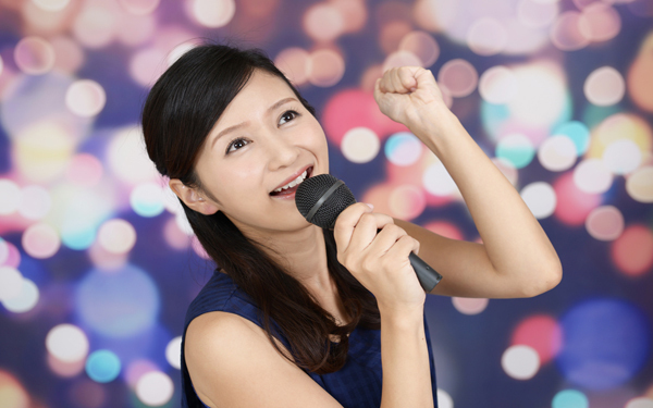 ネットカフェに深夜のカラオケ。ママたちがこっそり楽しむひとり趣味とは？【パパママの本音調査】  Vol.29