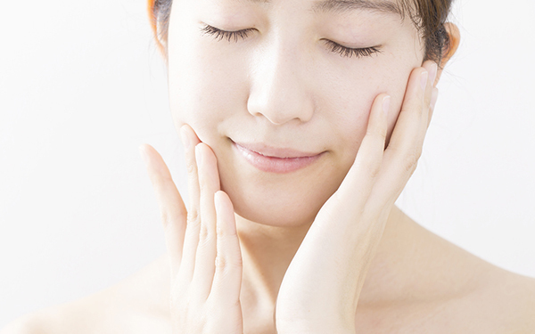 肌に、髪に、ボディに！　乾燥肌にアプローチする至福の美容オイル