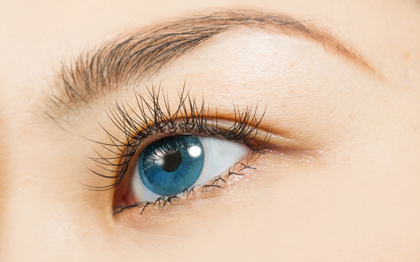 忙しいママの時短メイクに「つけまつげ」が大活躍のワケ