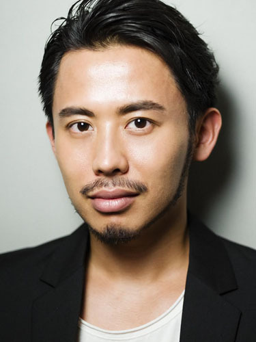 小田切ヒロさん【無人島に、何持っていく？ プロが選ぶ  “必要最低限コスメ” Vol.7】