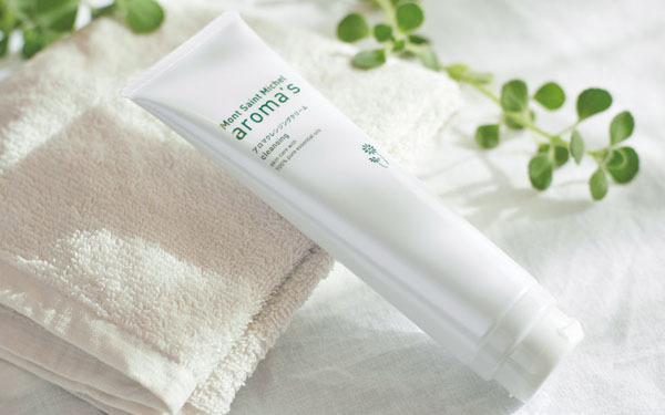 小田切ヒロさん【無人島に、何持っていく？ プロが選ぶ  “必要最低限コスメ” Vol.7】