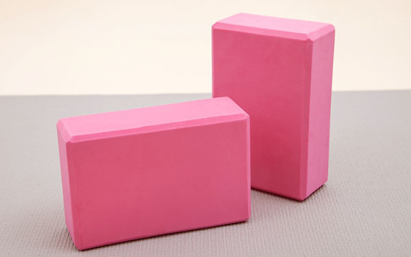 猫背はキャットツイストで解消！【時短オンナの年末かけこみ美容 Vol.3】