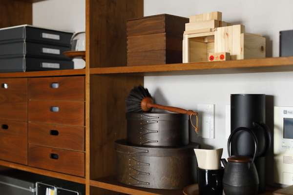 狭い家でも快適に子育て！ おしゃれに暮らす収納術 さいとうさん家のインテリア #01