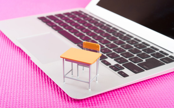 小学校もデジタル化の波がきた！　驚くべき最新の小学校事情【パパママの本音調査】  Vol.38