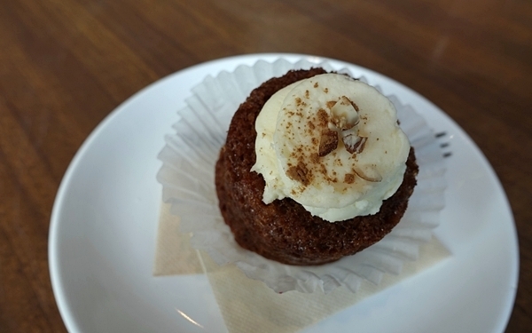カフェの街、メルボルン仕込みのコーヒーと手作りお菓子　#奥沢 #奥沢ファクトリー コーヒー＆ベイク #おしゃれカフェ Vol.32