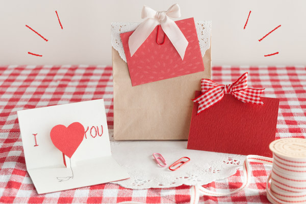 ポップアップのバレンタインカード、パパや子どもに大好きをつたえよう　【おうちで季節イベント お手軽アートレシピ Vol.4】