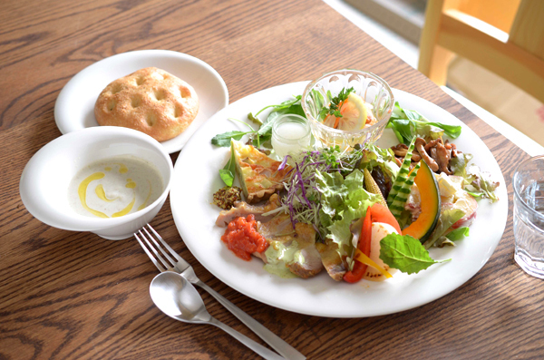 「トイロニ」カフェレストラン 「みらいたべる」提案の“産育食”メニュー