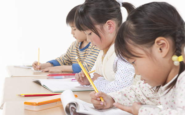 小4の壁が働くママを襲う。学童や勉強についての問題を考える