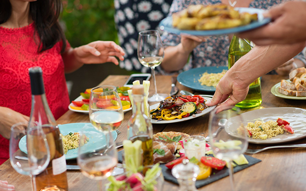 ホームパーティ、自宅招待…モヤモヤするママ友とのつきあいに効く一撃セリフ
