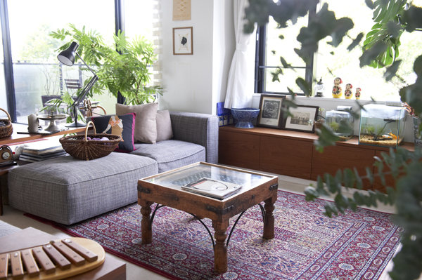 家族旅行の思い出に包まれる家　 堺あゆみさん家のインテリア 01