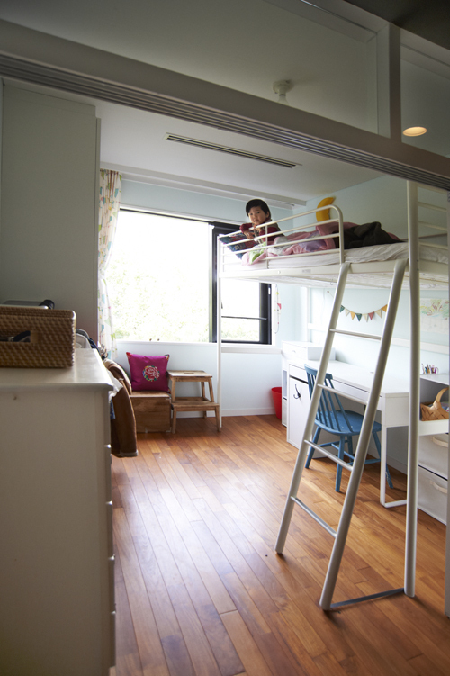 子どもたちの作品をセンス良く飾る　 堺あゆみさん家のインテリア #02